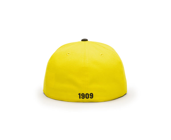 Back view of Borussia Dortmund Team Fitted with year the team was founded embroidered on the back