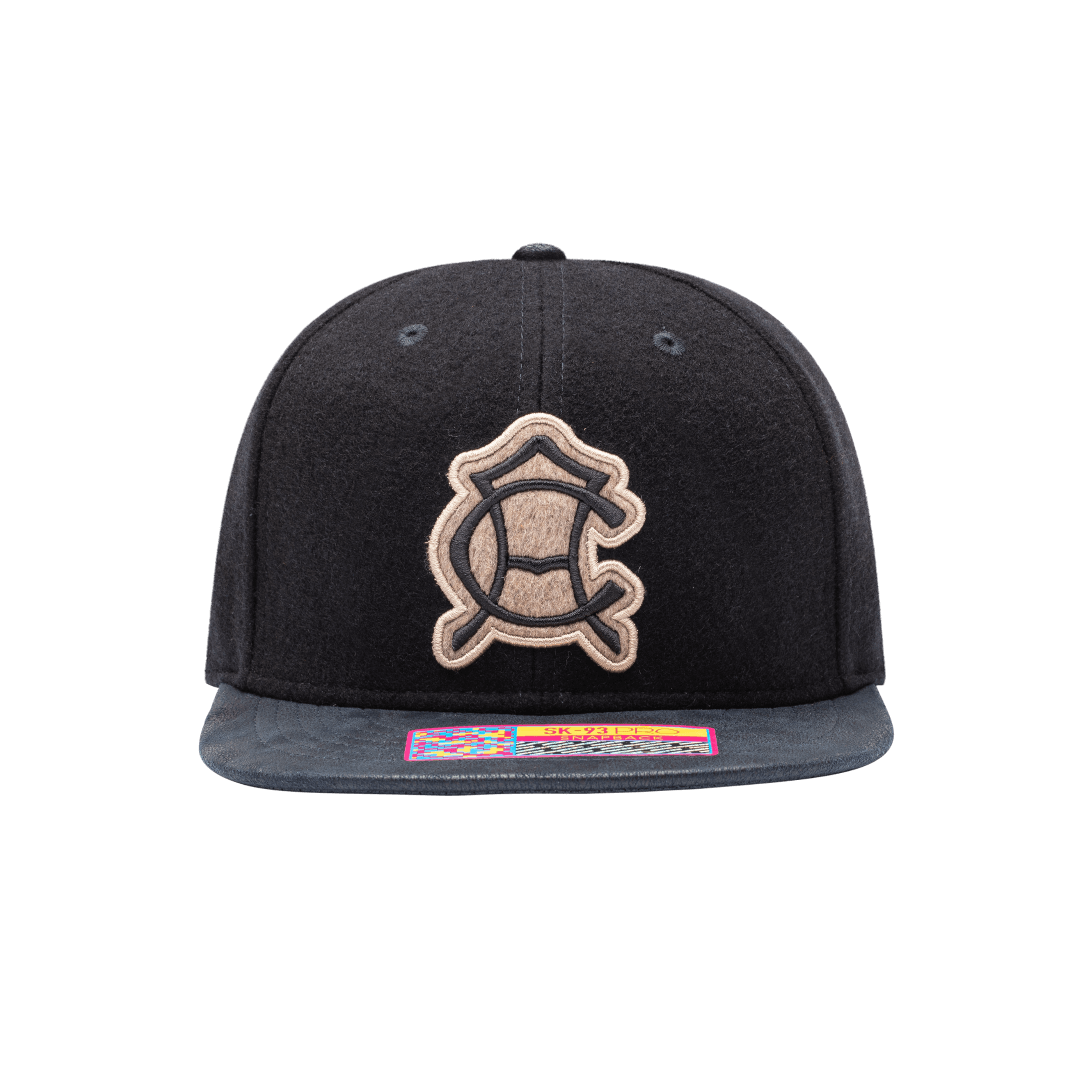 Club America Prep Snapback Hat with structured high 6-panel crown in melton wool, flat peak PU leather brim, front embroidered wool backed applique patch with merrowed edges, back embroidered club name, in navy.