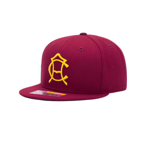 Side view of the Club America 105th Anniversary Retro Snapback with high crown, flat peak, and snapback closure, in Burgundy.