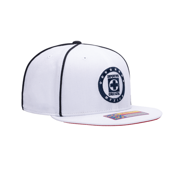 Side view of the Cruz Azul Cali Day Snapback with high crown, flat peak, and snapback closure, in white/black.