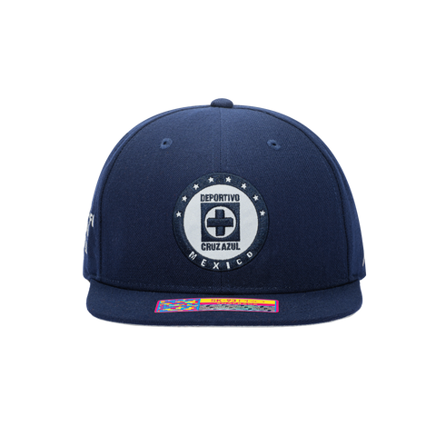 Front view of the Cruz Azul Braveheart Snapback with flat peak and high crown in blue.