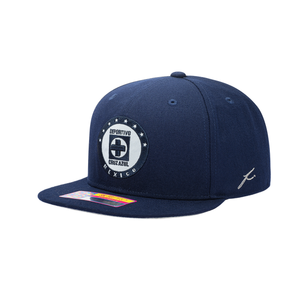 Side view of the Cruz Azul Braveheart Snapback with flat peak and high crown in blue.