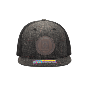 Front view of the Cruz Azul Sherlock Snapback with high crown, flat peak, and snapback closure, in Grey/Black